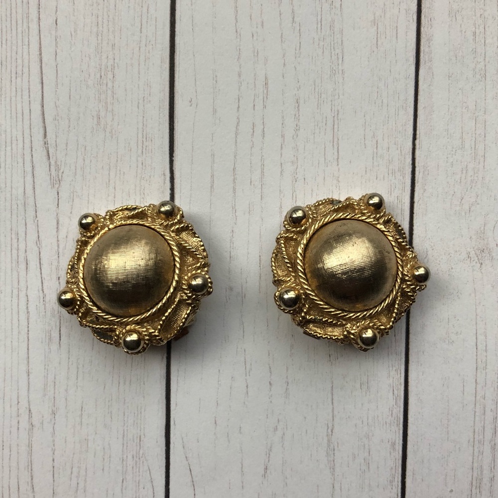 Vintage Kramer Button Clip Earrings